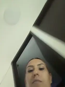 olivia velvett online show from April 19, 2026, 7:49 pm