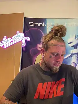 Smokebluntafterblunt online show from June 21, 2026, 2:50 am