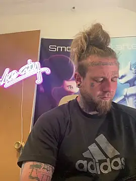 Smokebluntafterblunt online show from May 25, 2026, 7:12 pm