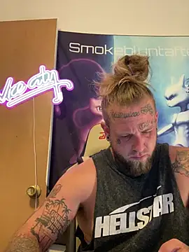 Smokebluntafterblunt online show from June 17, 2026, 2:33 am