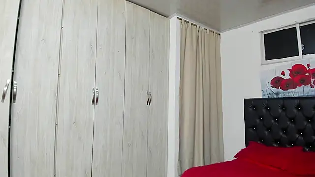 Kitty f00x online show from June 21, 2026, 8:14 pm