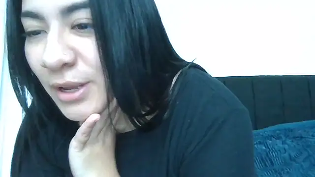 Agusgold22 online show from June 18, 2026, 3:17 pm