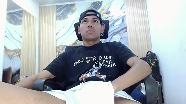 DaviidBuckx  online show from June 5, 2026, 7:36 am