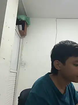 two cam latin online show from February 25, 2026, 8:52 pm