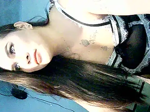 hollynicole online show from February 23, 2026, 7:53 am