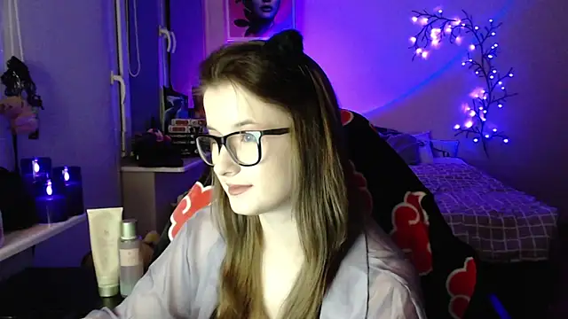 Snapshot of LunaXcherry chatting on April 30, 2026, 8:57 pm LunaXcherry online show from April 30, 2026, 8:57 pm