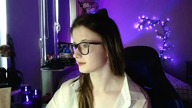 Snapshot of LunaXcherry chatting on May 14, 2026, 6:05 pm LunaXcherry online show from May 14, 2026, 6:05 pm