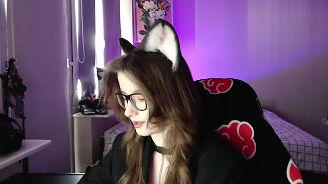 Snapshot of LunaXcherry chatting on April 23, 2026, 4:52 pm LunaXcherry online show from April 23, 2026, 4:52 pm