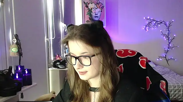 Snapshot of LunaXcherry chatting on May 9, 2026, 11:13 am LunaXcherry online show from May 9, 2026, 11:13 am