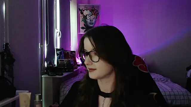Snapshot of LunaXcherry chatting on April 21, 2026, 5:08 pm LunaXcherry online show from April 21, 2026, 5:08 pm