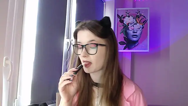 Snapshot of LunaXcherry chatting on May 21, 2026, 4:48 pm LunaXcherry online show from May 21, 2026, 4:48 pm