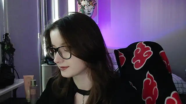 Snapshot of LunaXcherry chatting on April 22, 2026, 4:36 pm LunaXcherry online show from April 22, 2026, 4:36 pm