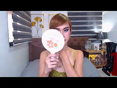JuicyCockThea online show from June 12, 2026, 1:47 am