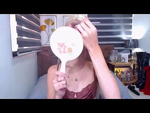 JuicyCockThea online show from June 15, 2026, 3:51 am