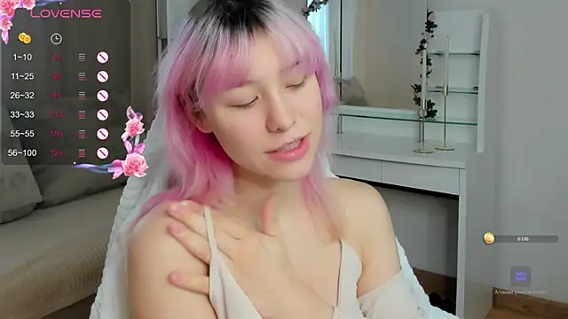 EmilyTrase online show from June 6, 2026, 1:11 am