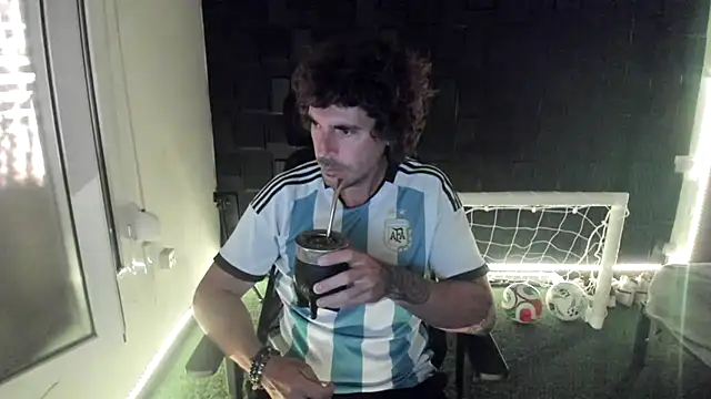 joaquin420 hot online show from June 17, 2026, 6:18 pm