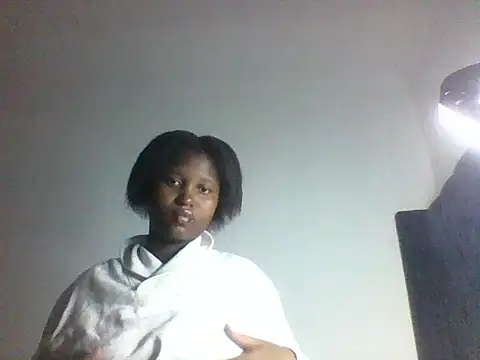 Snapshot of shyNia chatting on March 10, 2026, 7:12 am shyNia online show from March 10, 2026, 7:12 am
