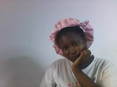 Snapshot of shyNia chatting on March 5, 2026, 7:10 pm shyNia online show from March 5, 2026, 7:10 pm