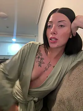 Karmenlovex online show from April 20, 2026, 7:59 pm