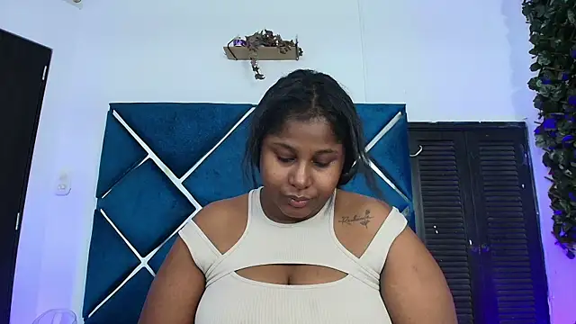 AlexaRousse4u online show from June 18, 2026, 11:43 pm