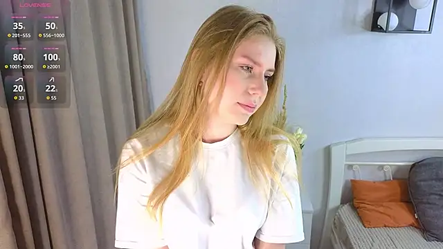 Snapshot of CharityKhamo chatting on March 4, 2026, 3:36 am CharityKhamo online show from March 4, 2026, 3:36 am