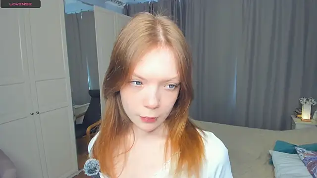 LavenderMitten online show from June 11, 2026, 5:59 am