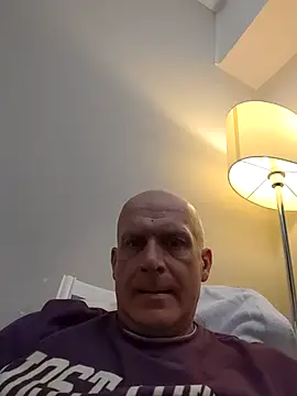 Snapshot of sk8brd_snwbrd_no_snitch chatting on April 15, 2026, 6:19 am sk8brd snwbrd no snitch online show from April 15, 2026, 6:19 am