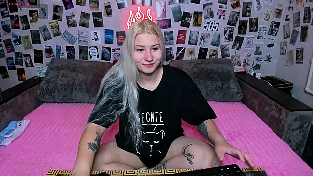 Snapshot of x_Ulya1cutex chatting on June 26, 2026, 5:52 pm x Ulya1cutex online show from June 26, 2026, 5:52 pm