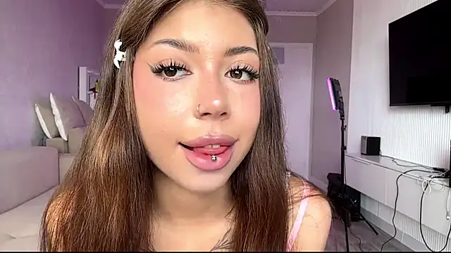 Snapshot of You_Club_Winx chatting on June 26, 2026, 8:20 am You Club Winx online show from June 26, 2026, 8:20 am
