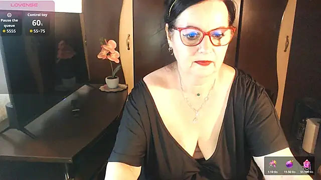 exiMIlf online show from June 18, 2026, 2:55 pm
