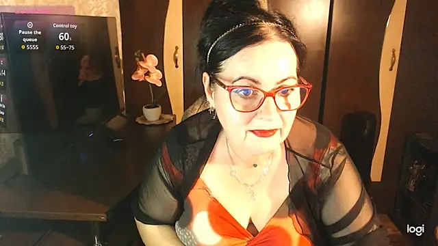 exiMIlf online show from June 10, 2026, 5:58 pm