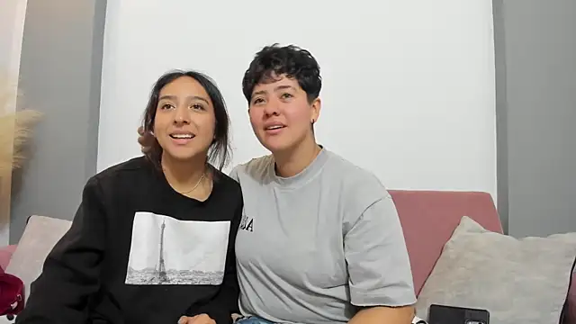 Gaia n Nix online show from June 10, 2026, 4:35 am