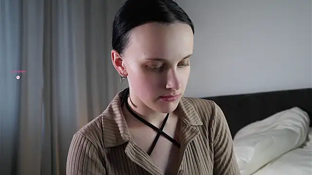 KirstinMcgeady online show from June 22, 2026, 12:13 pm