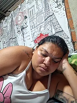 Juli Powl online show from June 26, 2026, 1:44 am