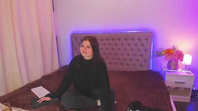 AmandaHoppe online show from May 3, 2026, 5:01 am