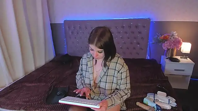 Snapshot of AmandaHoppe chatting on March 27, 2026, 8:26 am AmandaHoppe online show from March 27, 2026, 8:26 am