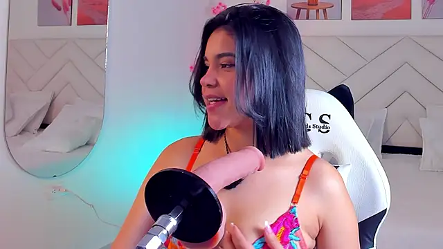 Rose jener06 online show from July 10, 2026, 12:10 am