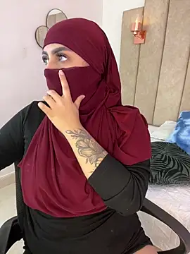 rashaaa  online show from February 16, 2026, 7:01 pm