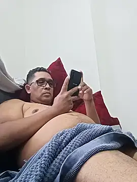 Snapshot of gordogruesa chatting on March 10, 2026, 10:14 pm gordogruesa online show from March 10, 2026, 10:14 pm