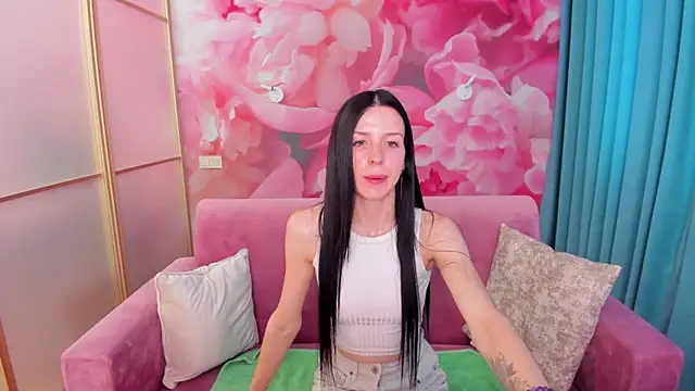 NoirDiva online show from June 17, 2026, 5:51 am