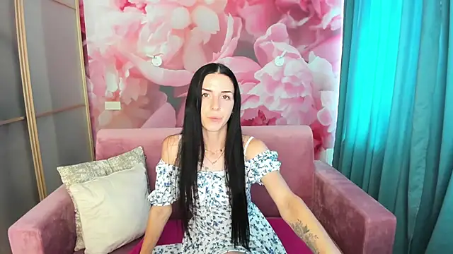 NoirDiva online show from July 7, 2026, 7:34 am