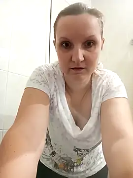 SusanGold9211 online show from March 10, 2026, 10:19 am