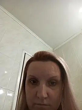 SusanGold9211 online show from March 17, 2026, 9:12 am