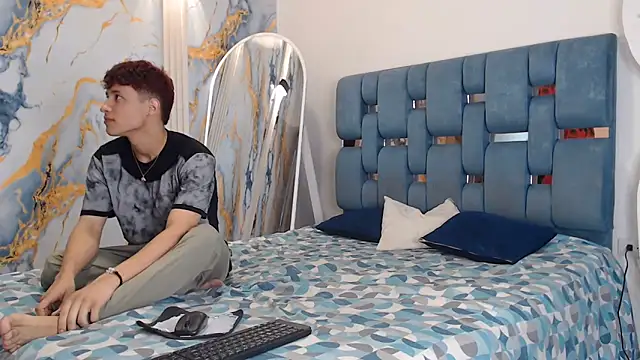 YOUNG BOYS HELL online show from June 17, 2026, 1:49 am