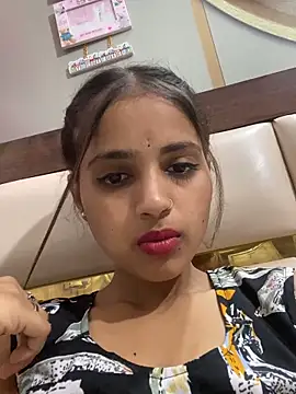 samayra1144 online show from June 14, 2026, 7:04 pm