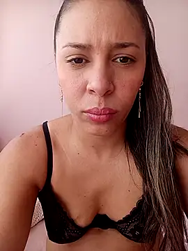 kiki milu online show from April 7, 2026, 2:41 pm