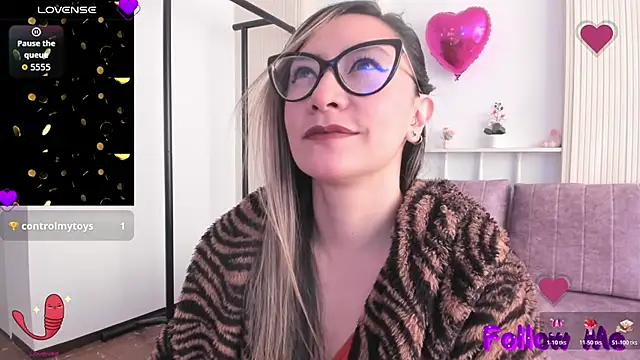 VelvetMouth  online show from May 29, 2026, 1:28 pm