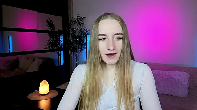 Oxy Foxie online show from May 25, 2026, 8:51 pm