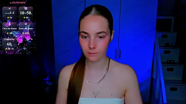 Maddy Wood  online show from June 7, 2026, 4:01 pm