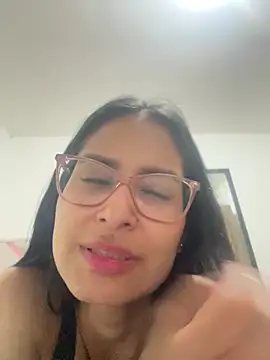 RousseBelle online show from February 27, 2026, 4:34 am